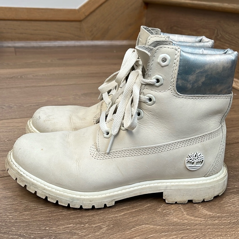 RARE Timberland boots women’s 7.5